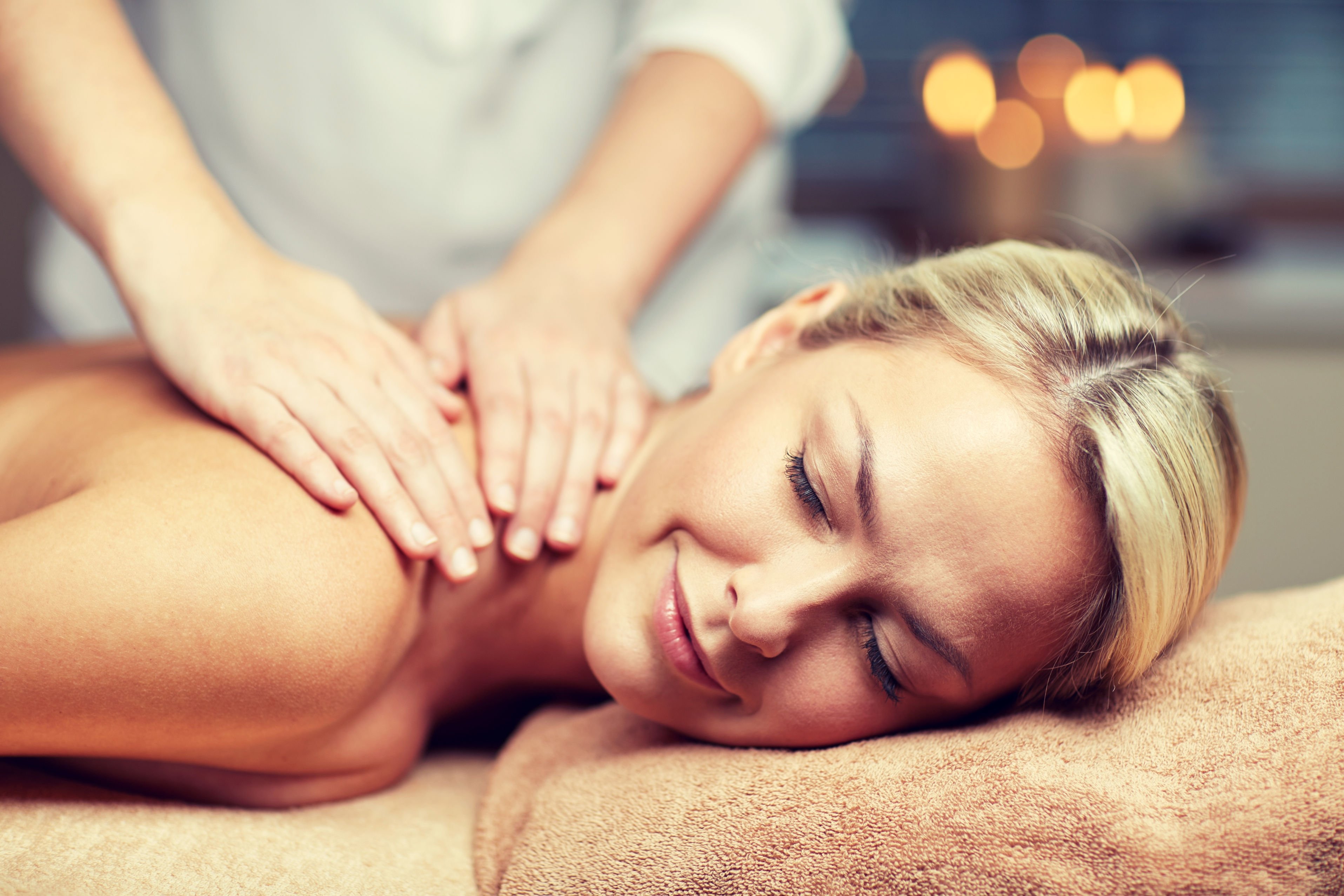 Enveloppement de boue avec massage du dos et de la nuque Enveloppement de boue avec massage du dos et de la nuque