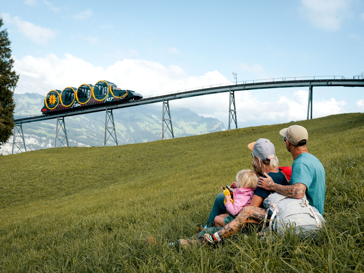 Computerformat_4_3-Standseilbahn_Schwyz-Stoos.jpg